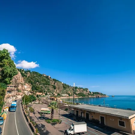 Sottocoperta Таормина